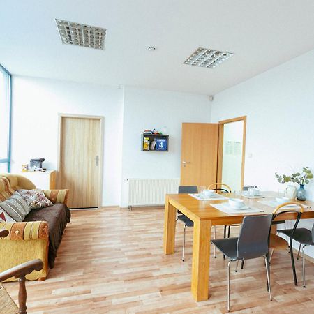 Hostel Metro Kabaty Warszawa Zewnętrze zdjęcie